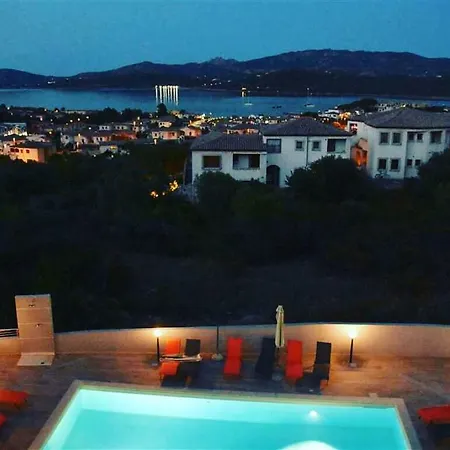 Nrh Sunrise Rooftop Holiday home *